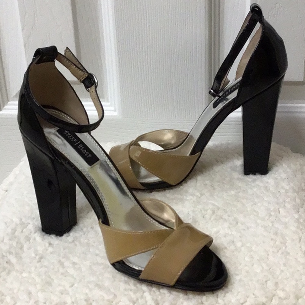 WHBM TAN/BLK PATENT MARY JANE 6M